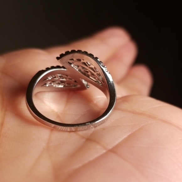 White Gold Plated Leaf Ring - Picture 3 of 3